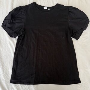 Women’s Black Gap Puff Sleeve T-Shirt
